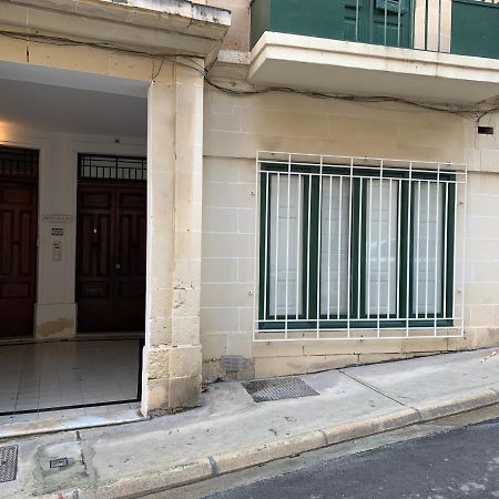 4 Bedroom Apartment Near Sliema Seafront Екстер'єр фото