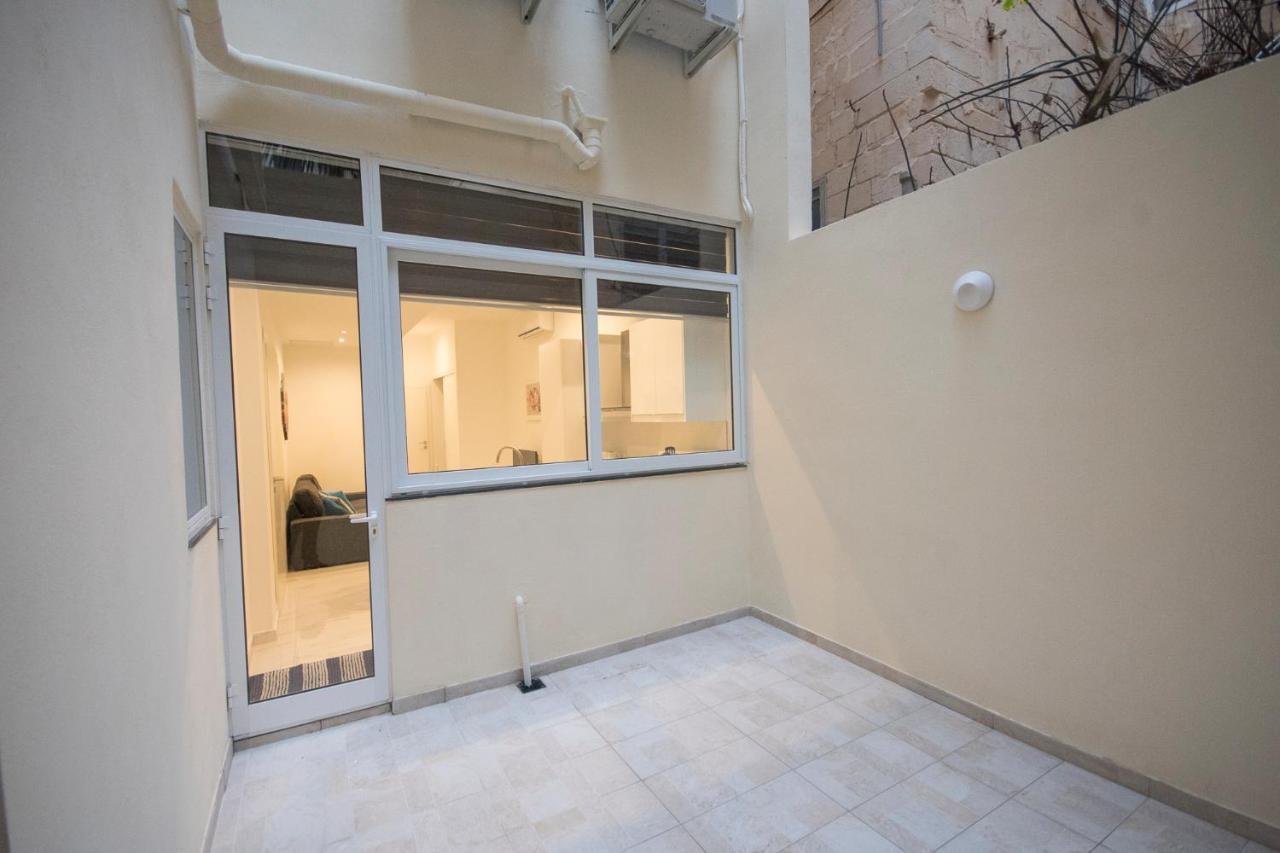 4 Bedroom Apartment Near Sliema Seafront Екстер'єр фото