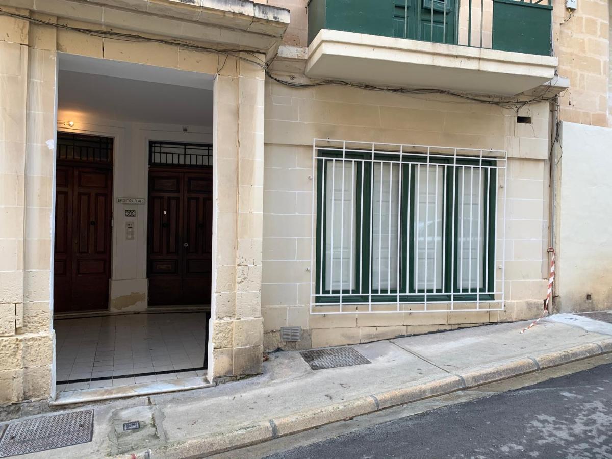 4 Bedroom Apartment Near Sliema Seafront Екстер'єр фото